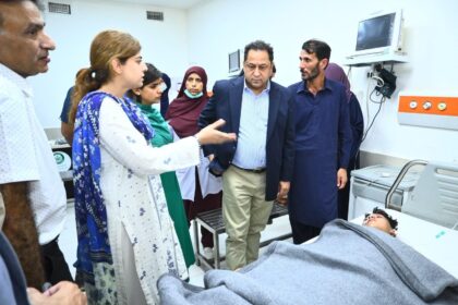 Commissioner Salman Ghani Visits Holy Family Hospital, Inquires About Injured Children