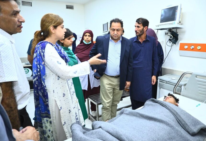 Commissioner Salman Ghani Visits Holy Family Hospital, Inquires About Injured Children