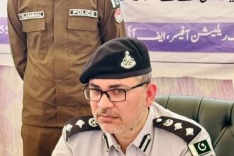 FIA Gujranwala zone crackdown against human traffickers and visa fraudsters, 13 suspects arrested.