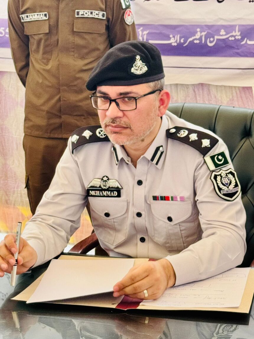 FIA Gujranwala zone crackdown against human traffickers and visa fraudsters, 13 suspects arrested.