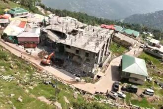 Major Operation Launched Against Illegal Construction on Forest Land in Murree, Demolition of Multi-Storey Plaza Begins
