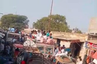 Traffic System Disrupted in Islamkot, Severe Congestion Caused by Encroachments and Illegal Vehicle Stands