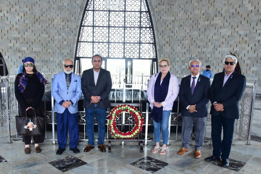 US Business Delegation Pays Tribute to Jinnah at Mazar-e-Quaid