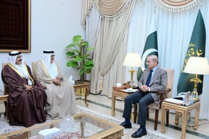 Bahrain Foreign Minister Calls on Prime Minister Shehbaz Sharif in Islamabad