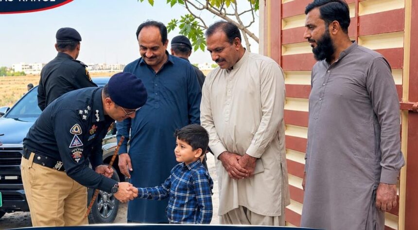 DIGP Mirpurkhas Faisal Abdullah Chachar Visits Bait-ul-Mal Orphanage, Encourages Children