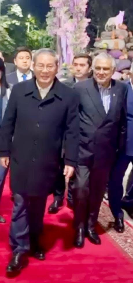 Ishaq Dar Holds Informal Meeting with Chinese Premier Li Qiang in Dushanbe