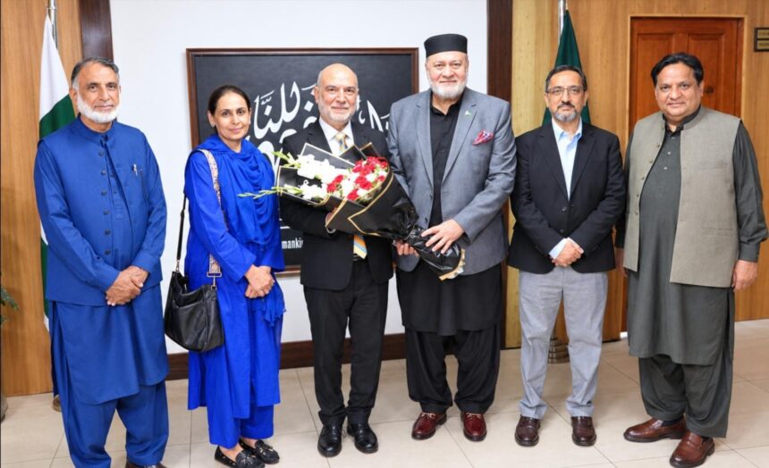 Minister, Zakat Foundation America CEO Discuss Cooperation on Poverty Reduction