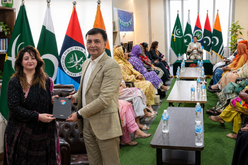 Qurat-ul-Ain Ali Khawaja Leads Women Professionals’ Media Literacy Session at ISPR Muzaffarabad; Brigadier Tariq Hosts Delegation