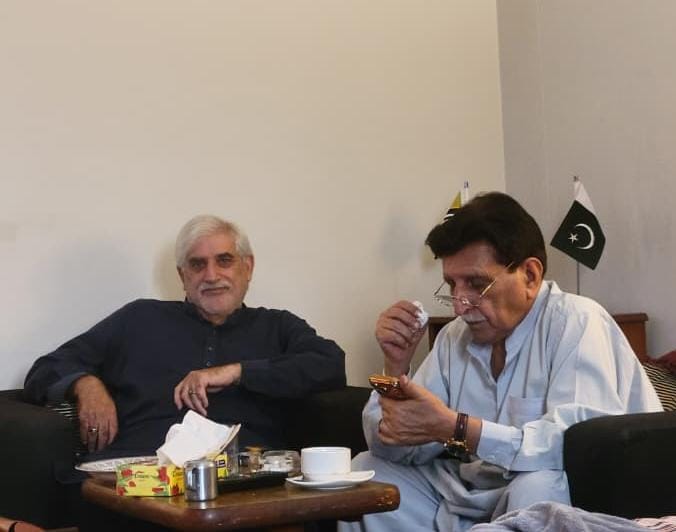 Raja Pervez Ahmed Khan Meets Former AJK Prime Minister Raja Muhammad Farooq Haider Khan