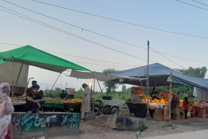 Taramri Chowk Encroachments, Illegal Parking Disrupt Traffic Flow